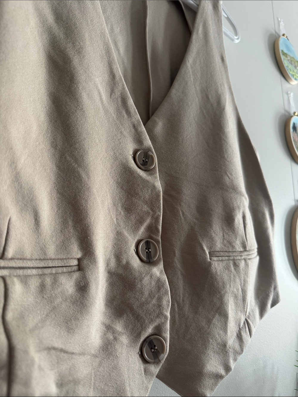 YEST Cropped V-Neck Button Vest US 10 - Picture 3 of 6